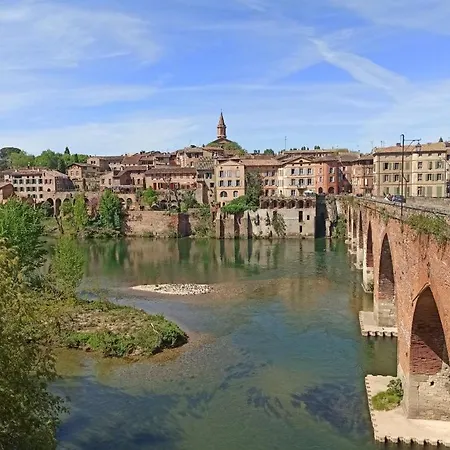 Le Sans Souci *
